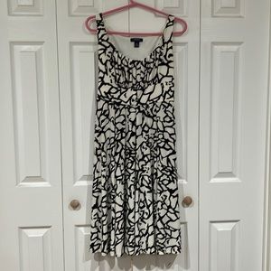 Chaps formal black and white scoop neck dress with tie back